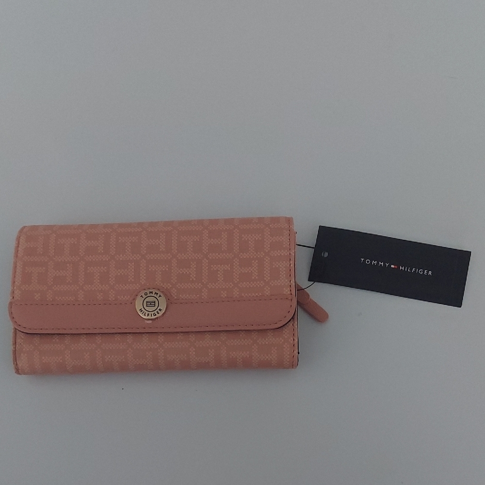 Tommy Hilfiger Blush Women's Wallet